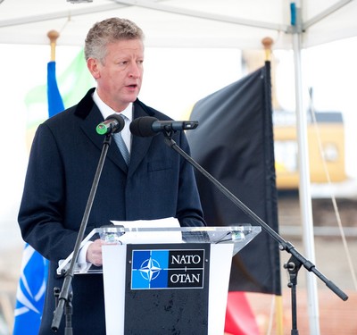 Pieter De Crem lors de l'inauguration des travaux du nouveau siège de l'Otan, le 16 déc 2010.