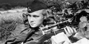 Femme sniper russe