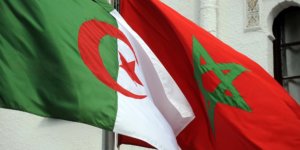 Drapeaux algérien et marocain