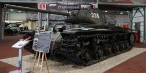 Park Patriot – Expo blindés 50 – THEATRUM BELLI – Stéphane Gaudin – Kliment Voroshilov KV 85