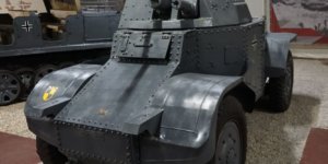 Park Patriot – Expo blindés 9 – THEATRUM BELLI – Stéphane Gaudin – Panhard AMD-35