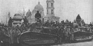 Char_Renault_et_soldats_français_a_Odessa_1918_1919