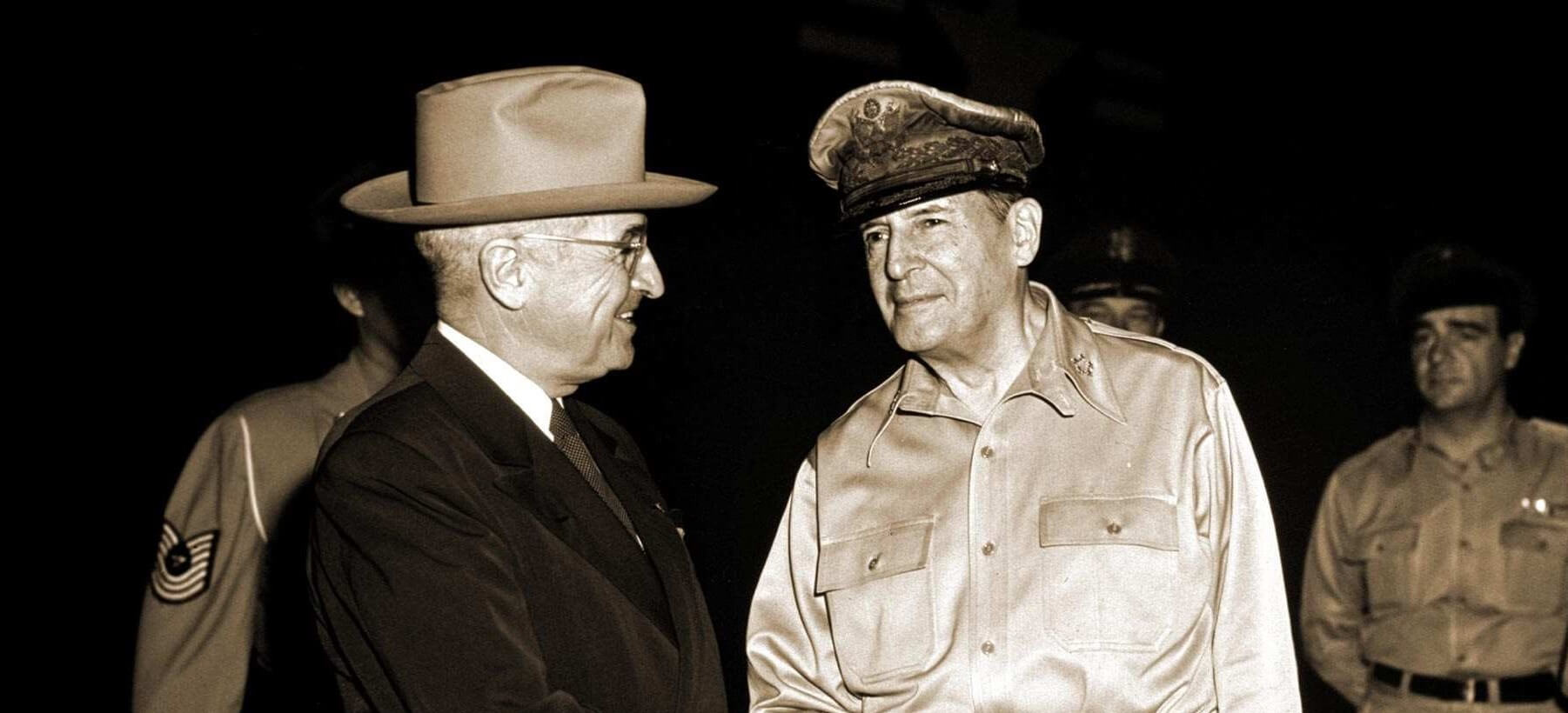 Cela s"est passé un 11 avril  - chronique culturelle -Histoire  Truman-et-MacArthur-2