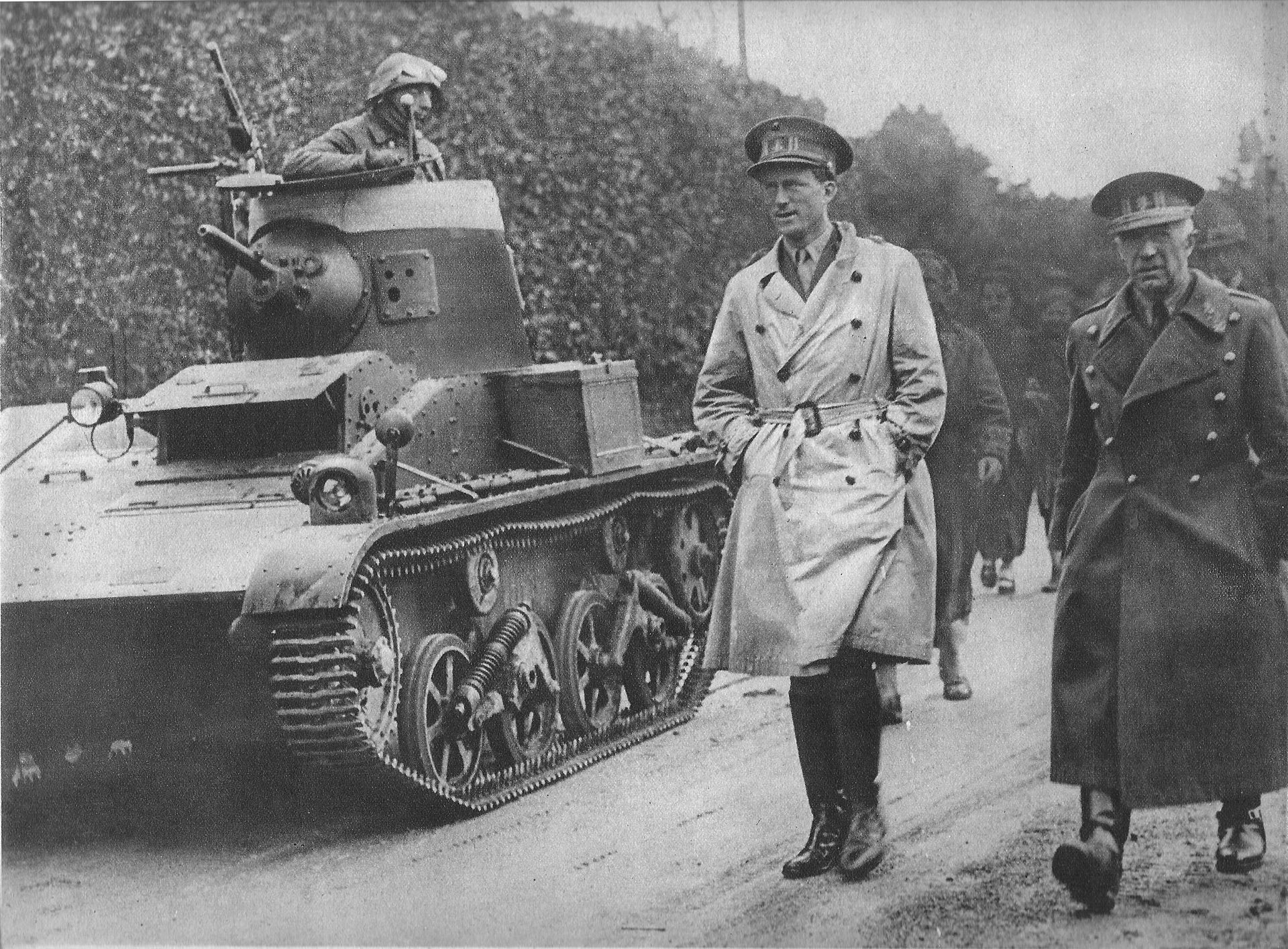 Mai 1940 : les chasseurs ardennais de l’armée belge “résistent” et “mordent” L%C3%A9opold_III-1940-revue-01