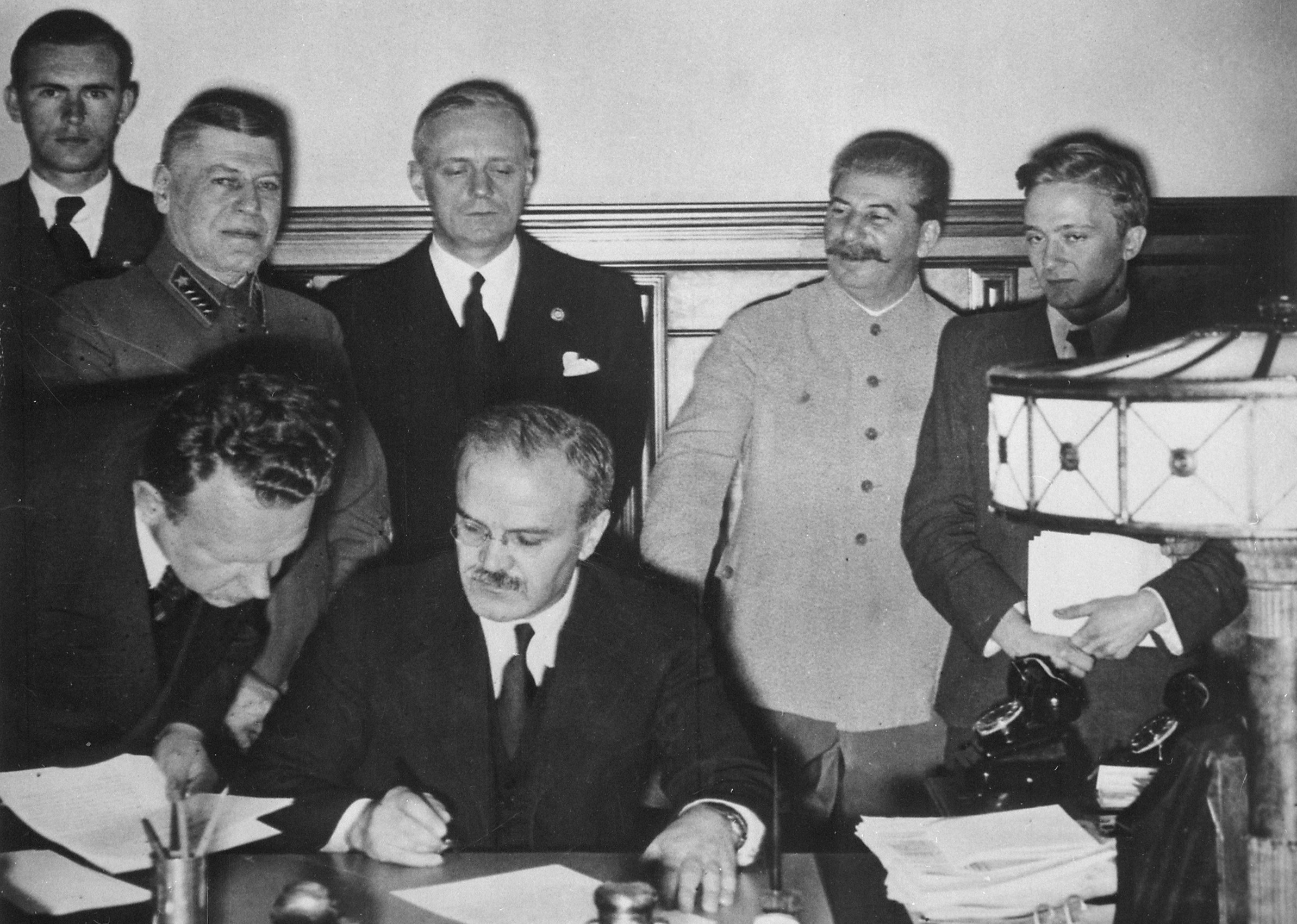 Cela s'est passé le 23-aout- Chronique culturelle - Histoire Molotov-Ribbentrop-Staline-2