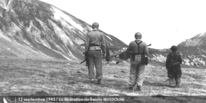 6_(PDM)_0912_1943_Benito Mussolini libéré par les para-commandos allemands sur le Gran Sasso