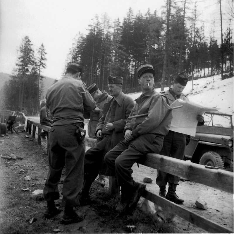 cela s'est passé le 04 mai. - Chronique culturelle - Histoire -  Leclerc-Berchtesgaden