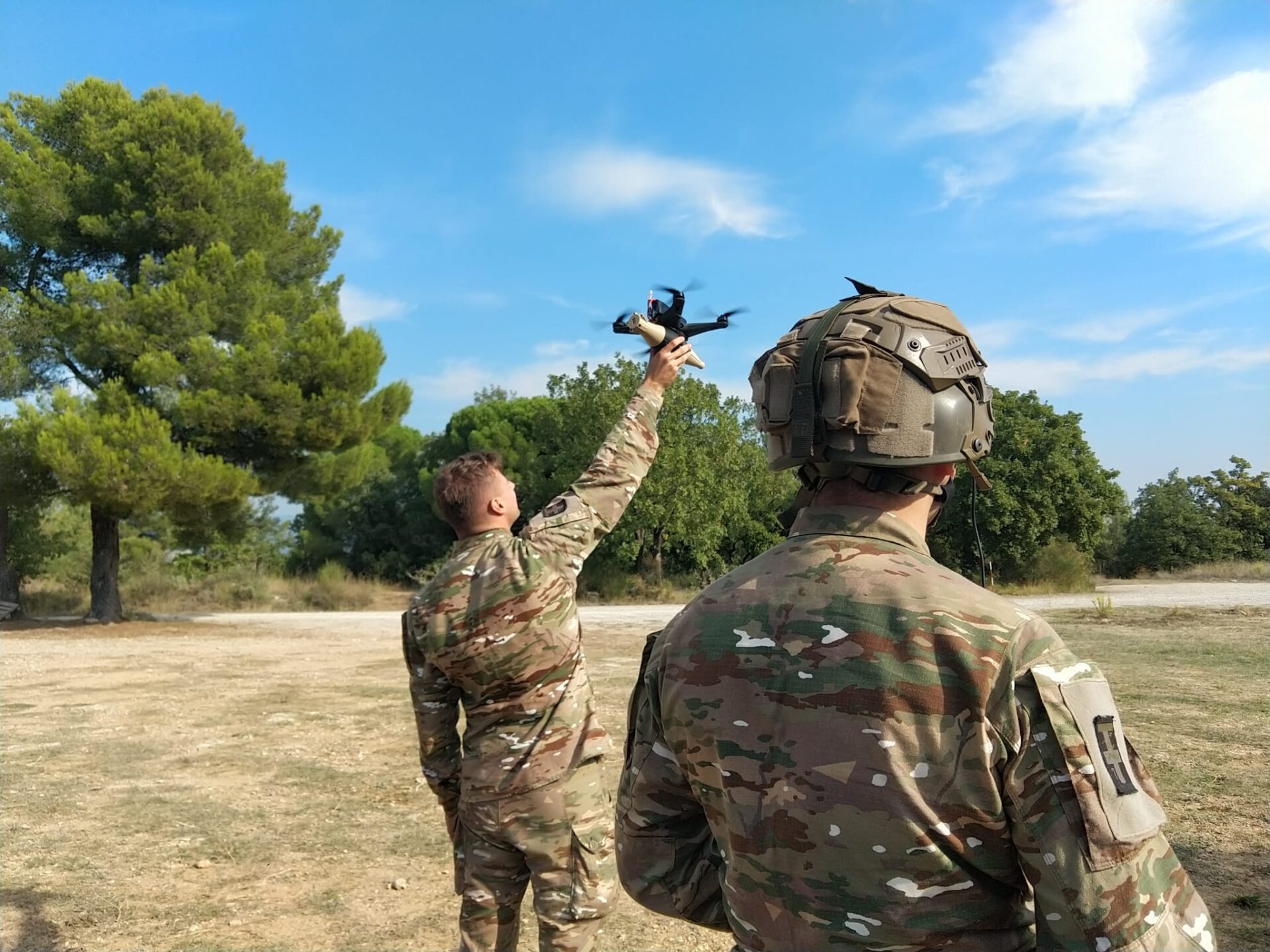 [Bild: Drone-Francais-1-1920x1440.jpg]