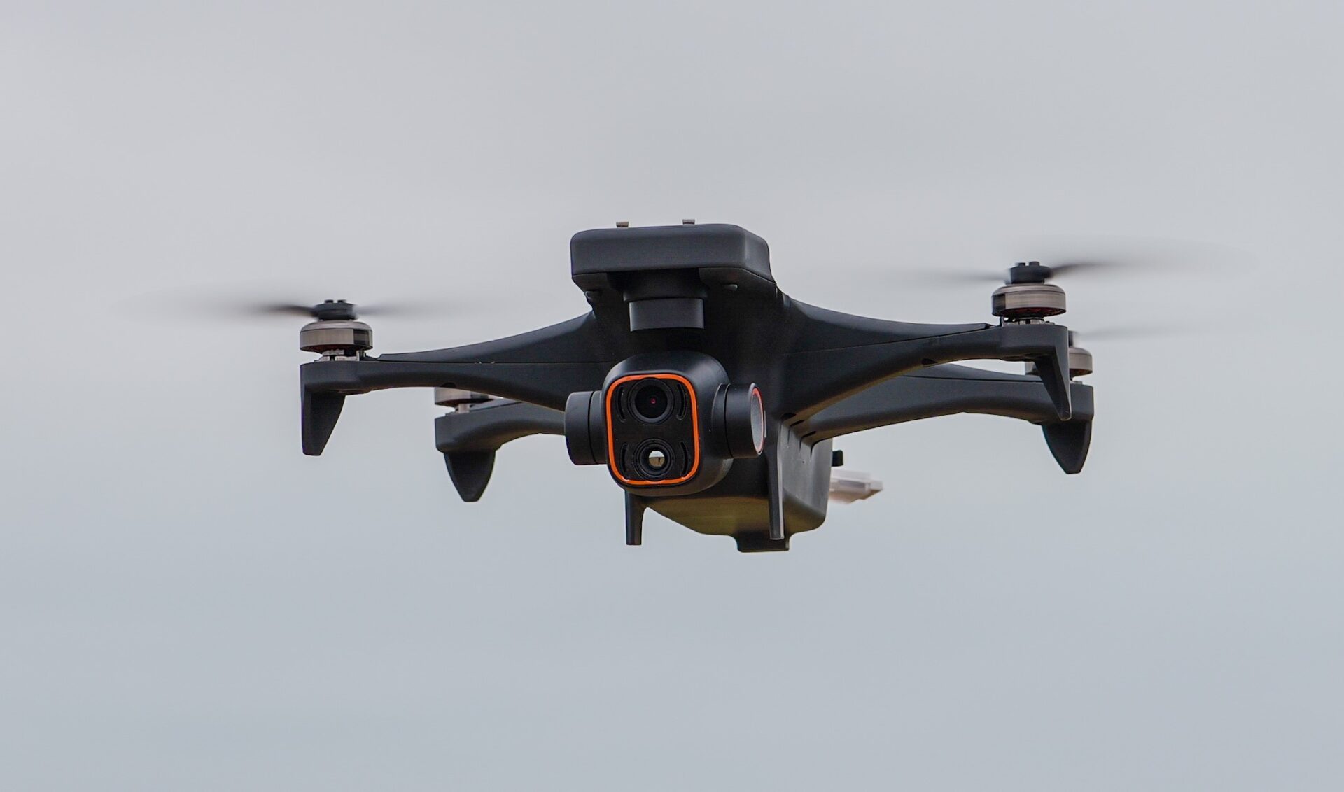 [Bild: Dronr-Side-1920x1132.jpg]